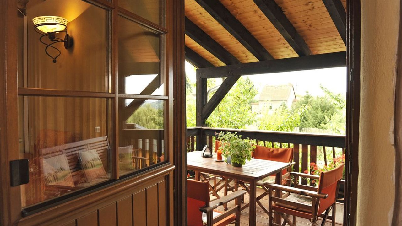 Ferienwohnung 1: überdachter Balkon Ferienwohnung 1: überdachter Balkon